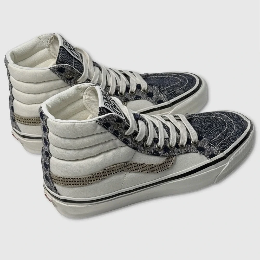 Vans navy are